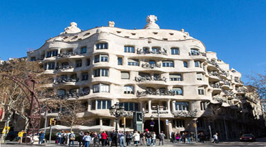 Excursión urbana Paseo de Gracia Barcelona con alquiler de vehículo con conductor VIP Montpe Tours