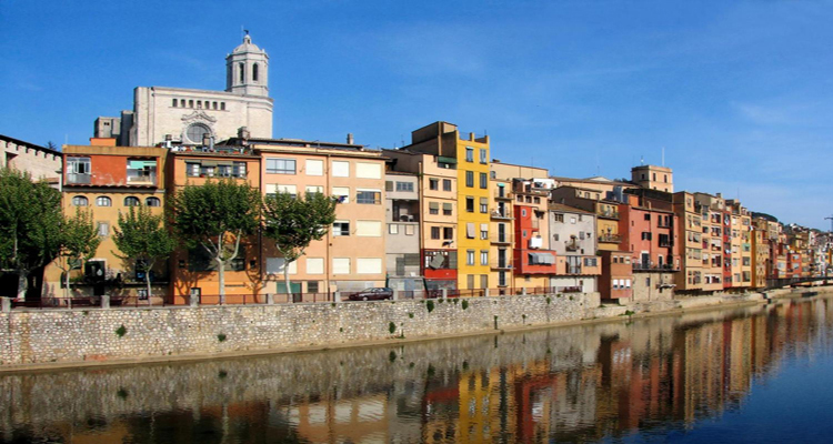 Coche privado con conductor para Girona, VIP Montpe Tours