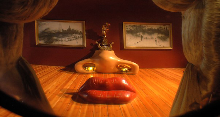 Museo Dalí Figueras en vehículo con conductor VIP Montpe Tours