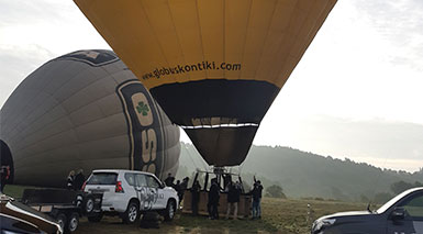 Paseo en globo Igualada en coche con conductor VIP Montpe Tours
